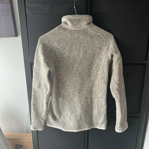 🥰 SOLD 🥰 Patagonia Oatmeal 1/4-Zip Better Sweater - Picture 3 of 4